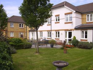 PHOTOS SHOW GENERAL VIEW OF RETIREMENT DEVELOPMENT- click for photo gallery